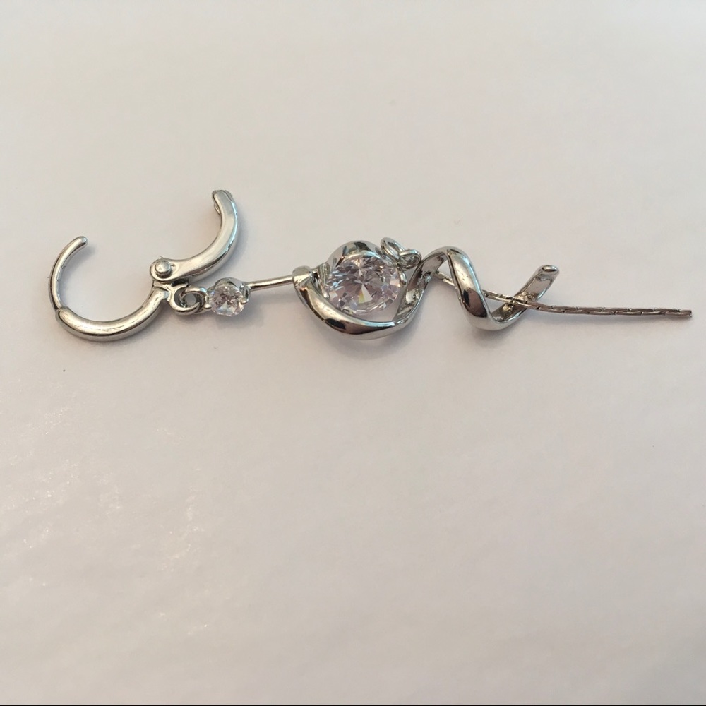 UNIQUELY BEAUTIFUL CUBIC ZIRCONIA EARRINGS 1 left - Picture 7 of 9